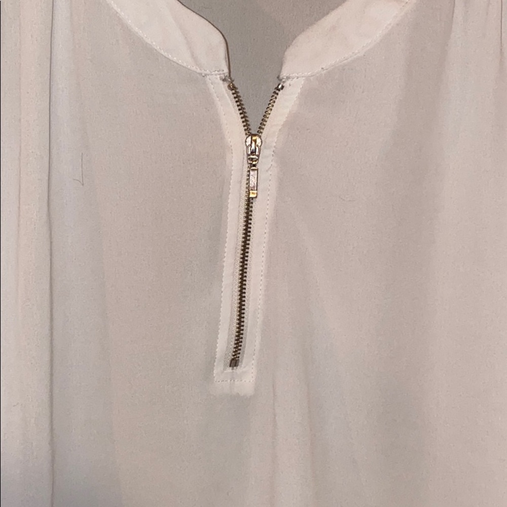 White blouse - Picture 2 of 3